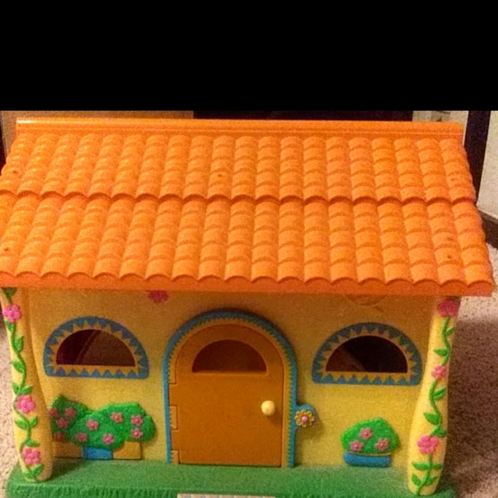 Vintage Dora Explorer dollhouse